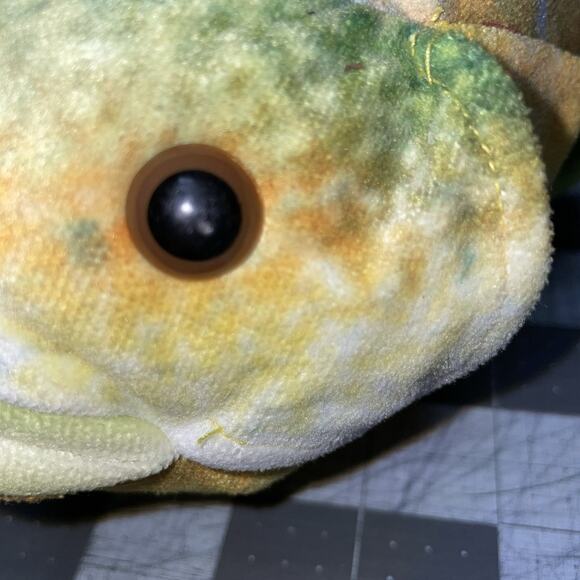 Bass Pro Shop 13" Bluegill Plush Stuffed Animal Toy Wildlife Artists 2022 - Picture 4 of 6